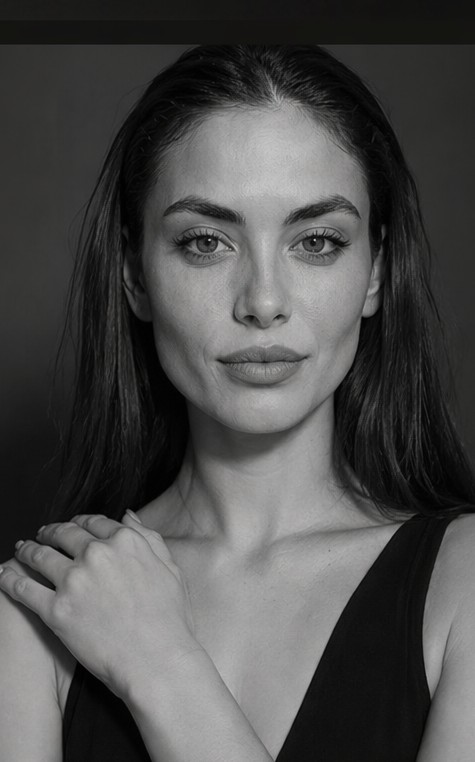 Emilia Iva — Portrait 3